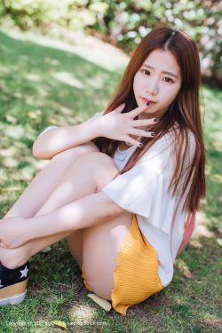 美女脱了内裤张开腿让男人桶图片