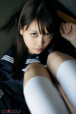 淫荡妹子车上干她再口爆
