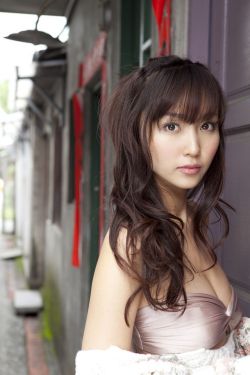 日本乱亲伦视频中文字幕